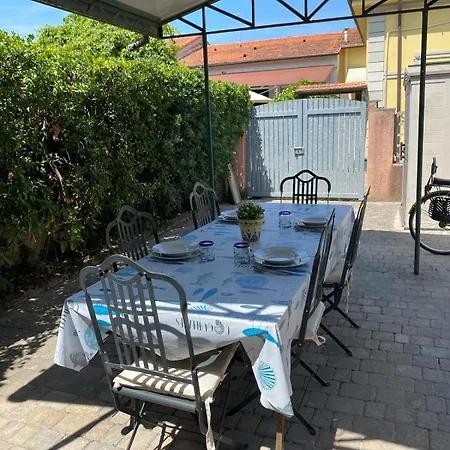 Сasa de vacaciones 50mt From Sea White 2 Bedr Outdoor *