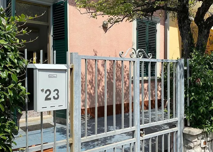 50mt From Sea White 2 Bedr Outdoor Holiday home Marina di Pietrasanta