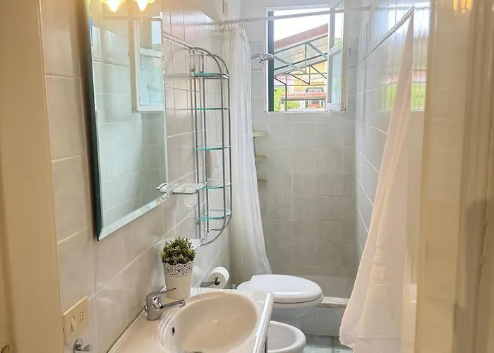 50mt From Sea White 2 Bedr Outdoor *